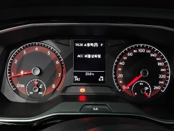 VOLKSWAGEN JETTA 2020 5